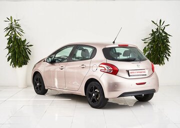 Peugeot 208 Вид 4