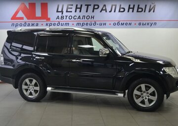 Mitsubishi Pajero Вид 3