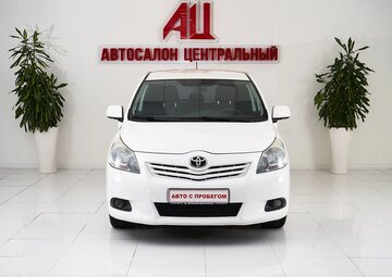 Toyota Verso Вид 2